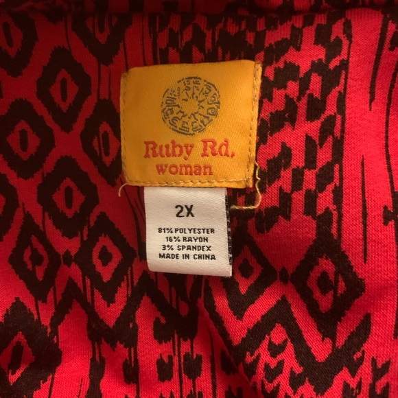Red and black Aztec design Ruby Rd. Woman’s Sweater size 2x - Picture 4 of 7
